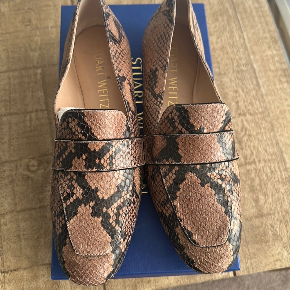 Stuart Weitzman Snake- Embossed Payson loafers! .